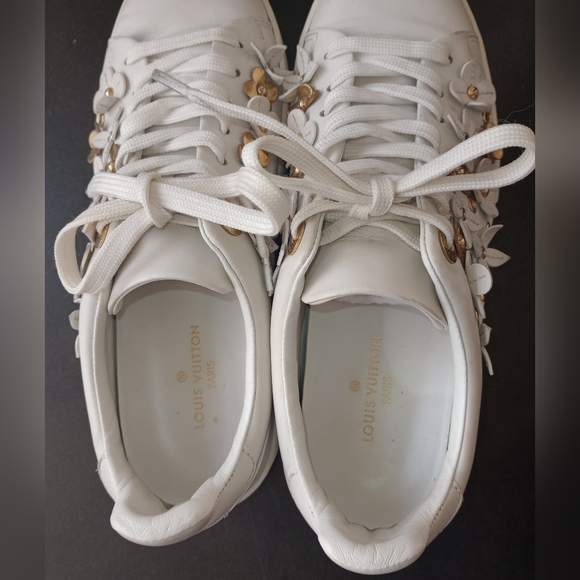 Louis Vuitton Sneakers - Picture 5 of 9